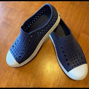 Native Navy Shoes Men’s Size 5 / Women’s Size 7